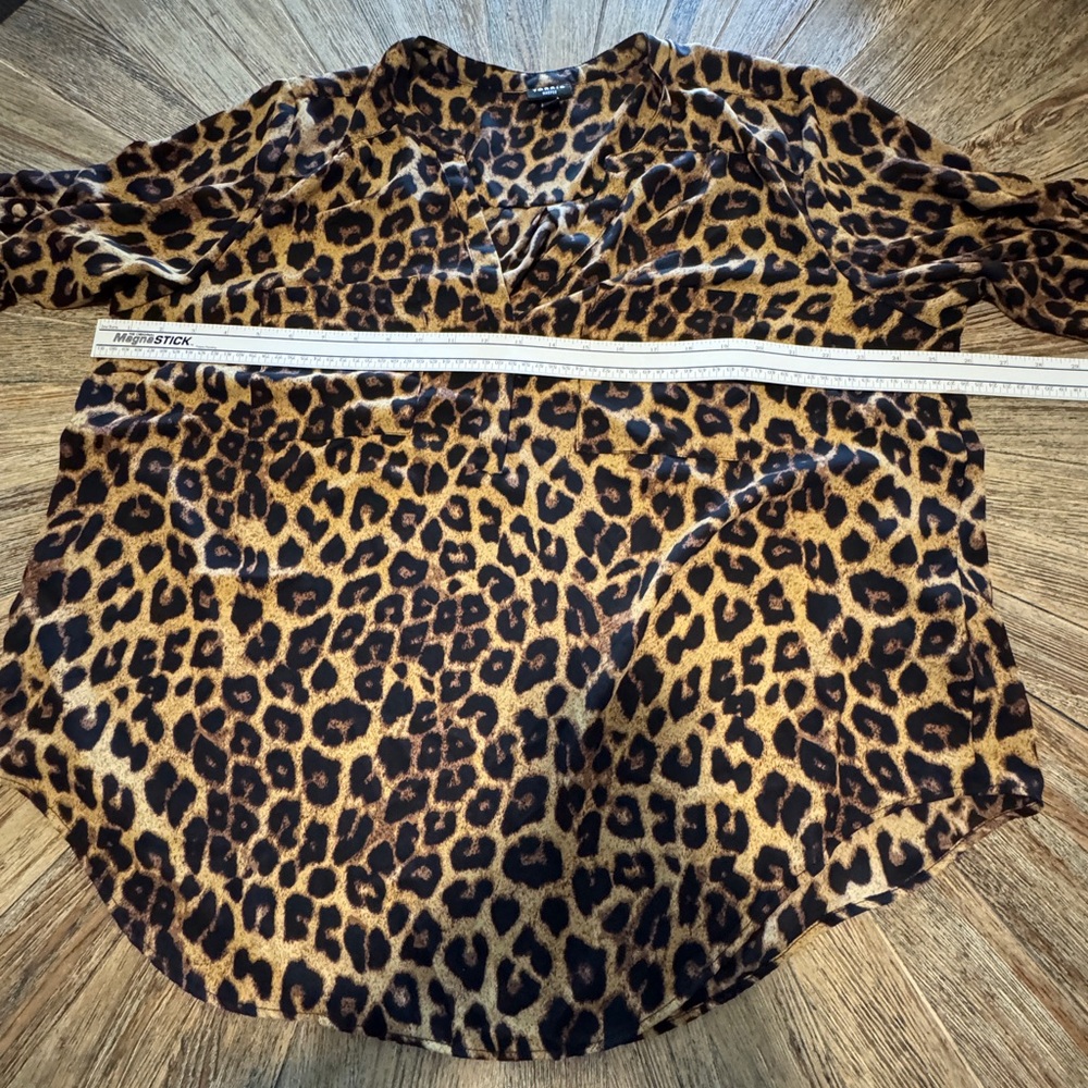 Blouse Torrid size 2 leopard animal print three quarter sleeve plus size 2XL - Picture 9 of 13